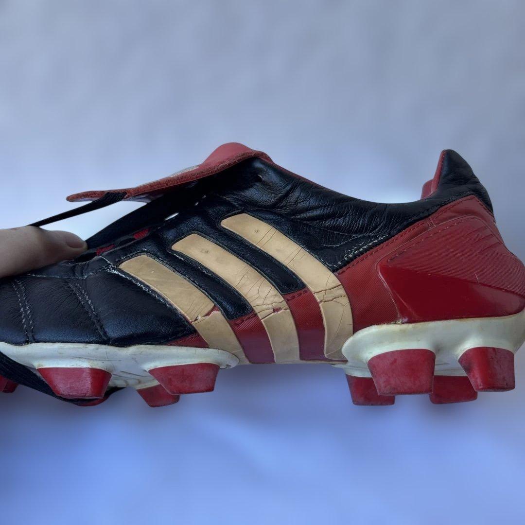 adidas サッカーシューズ ブラック/レッド　プレデター