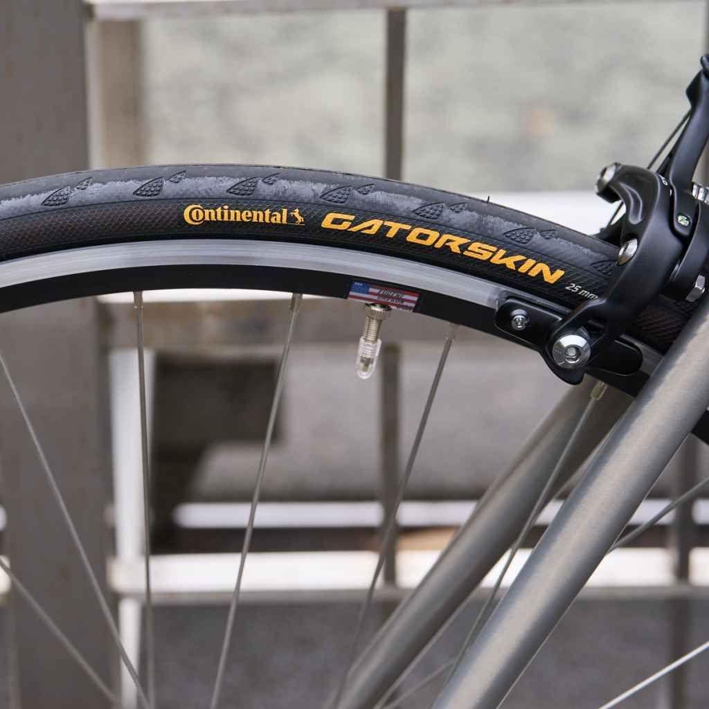 Continental Gatorskin 25 mm タイヤ　ゲータースキン