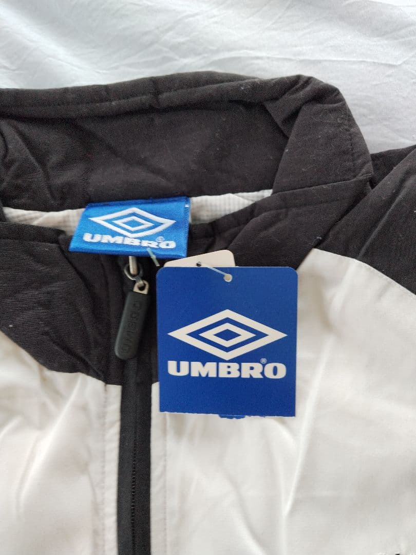 Umbro マンチェスターU ビステ・ウィンドブレーカー セット 黒/白/赤
