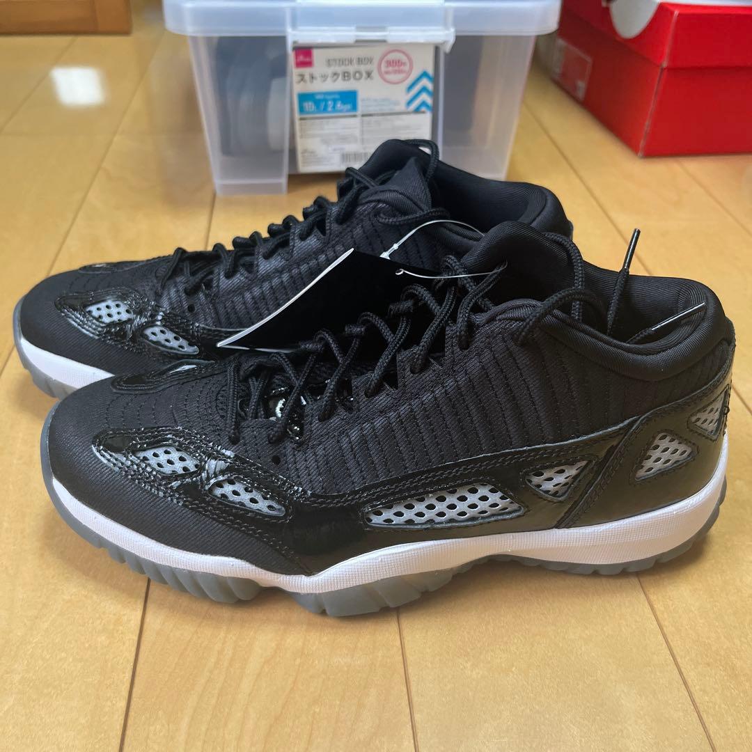 NIKE エアジョーダン11ローIE