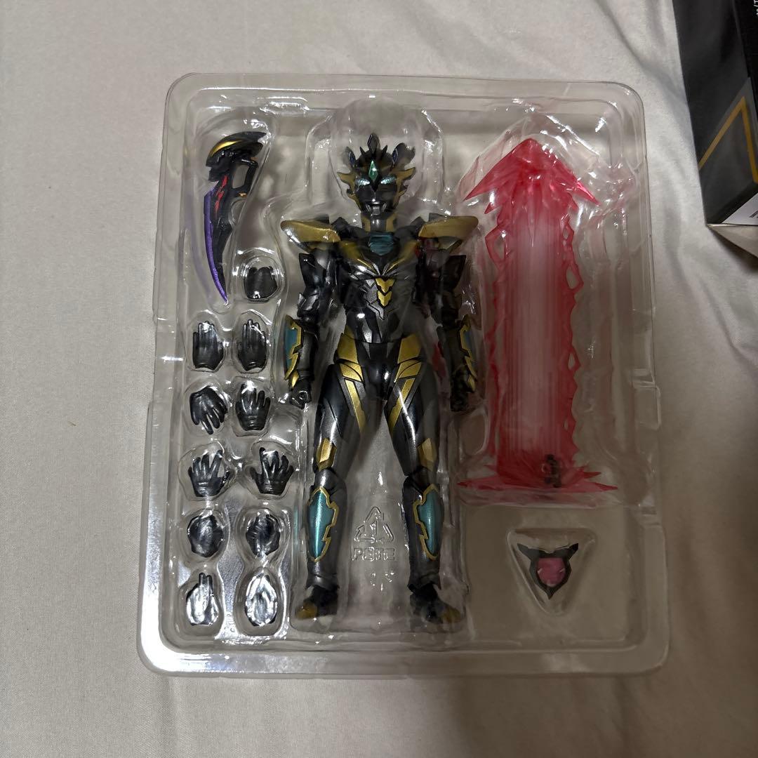 S.H.Figuarts ウルトラマンゼット　デスシウムライズクロー