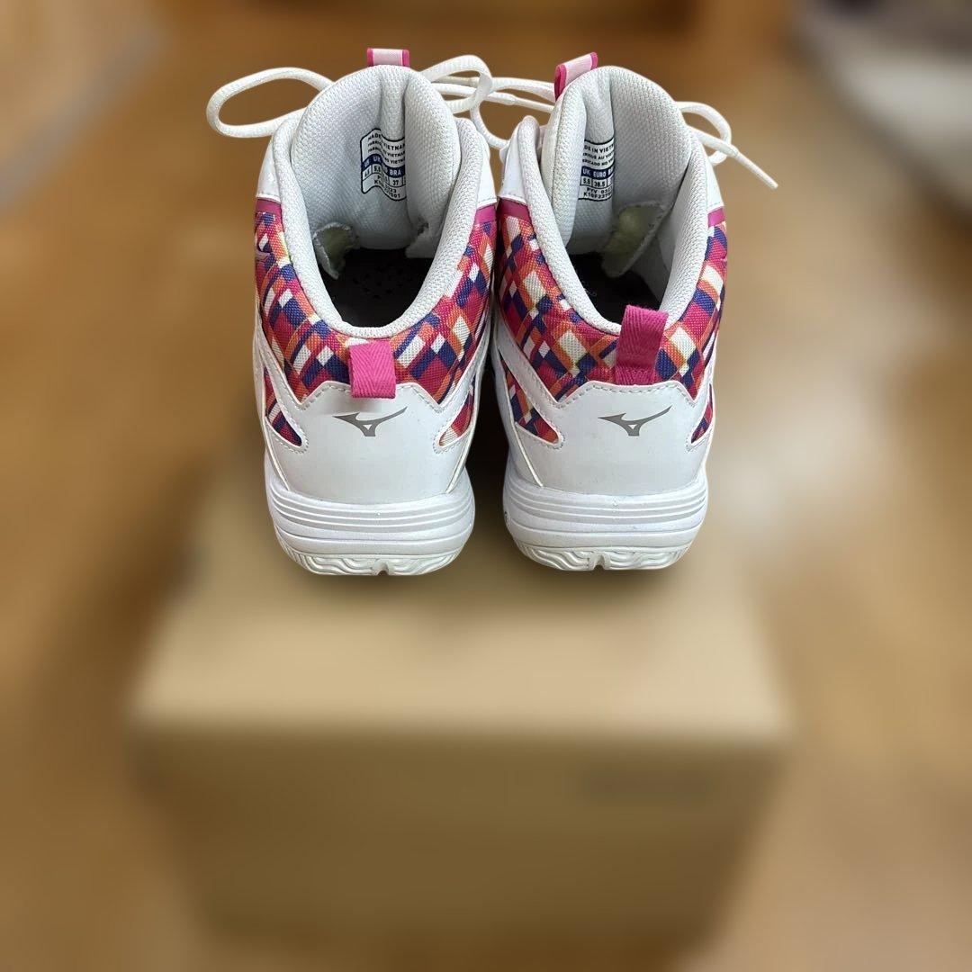美品　Mizuno ミズノフィットネスシューズ ウェーブダイバース24.5cm