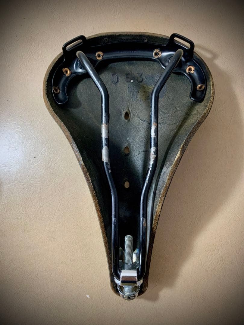 旧ロゴ　ビンテージ　BROOKS B17 サドル ブラック