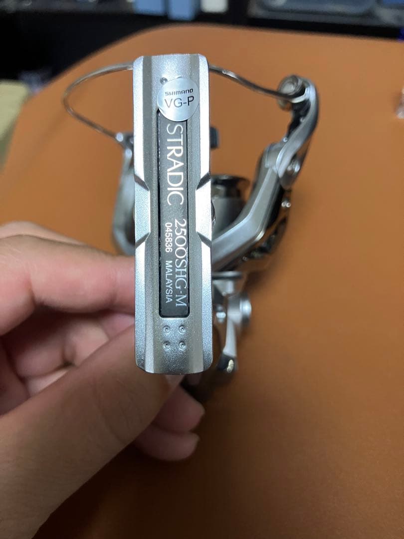 美品【シマノ 23 STRADIC 2500SHG】本体のみ