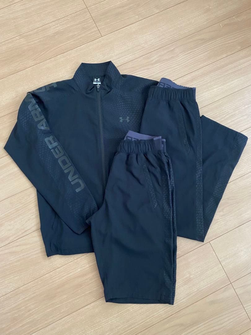Under Armour トレーニングウェア３点セット M サイズ　BLACK