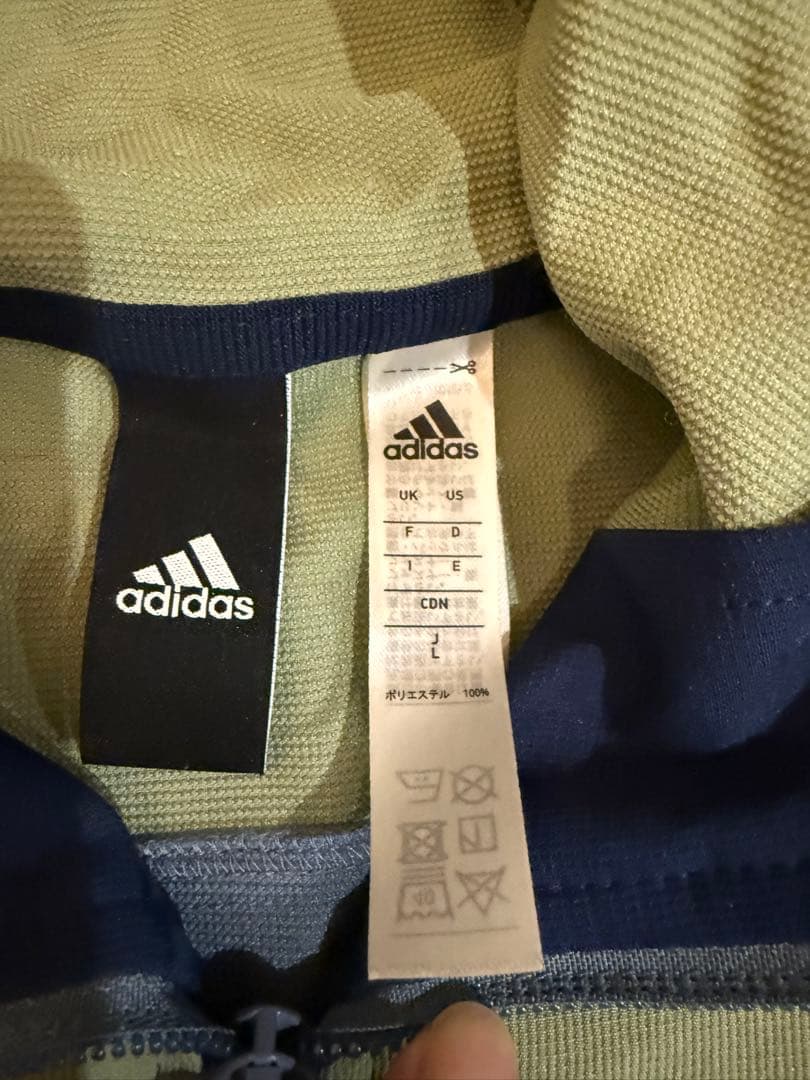 adidas フード付きウィンドブレーカー L（上下）