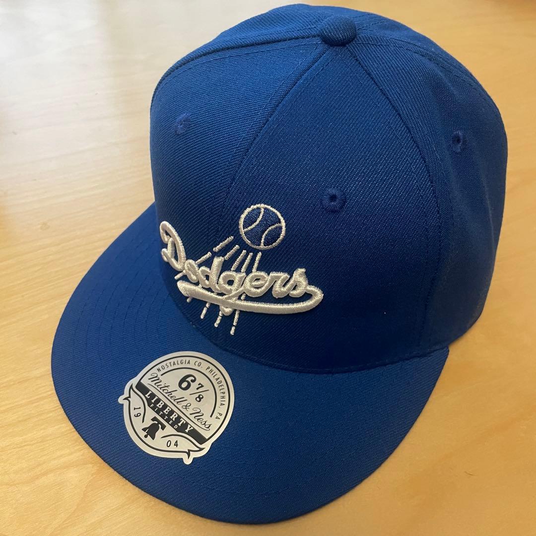 デコピン刺繍入り　Dodgers 野球帽 6 7/8 青色