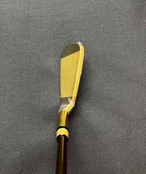 未使用品 ワークス ゴールドプレミアアイアン プレミア飛匠 軽量シャフト仕様 Ｒ