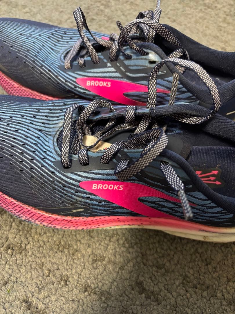 BROOKS Hyperion Max ブルックス ハイペリオン マックス