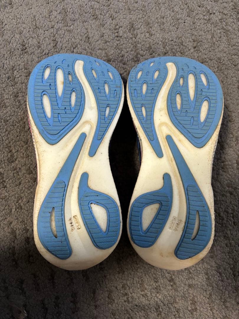 BROOKS Hyperion Max ブルックス ハイペリオン マックス