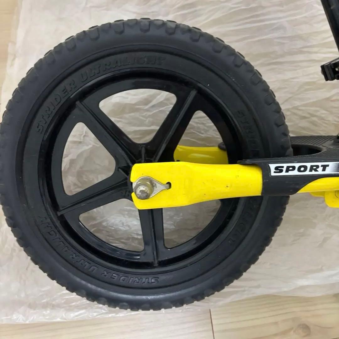 STRIDER スポーツ　12インチ イエロー　ストライダー