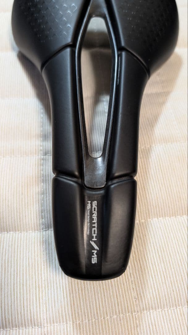Prologo Scratch M5 pas Tirox サドル 140mm