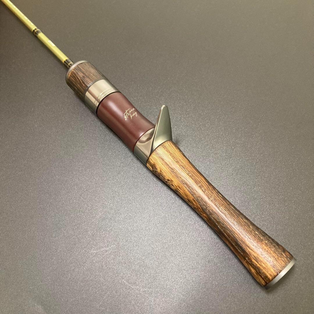 【新品】超軽量 カーボン製 トラウトロッド 62.8g 1.39m ベイトモデル