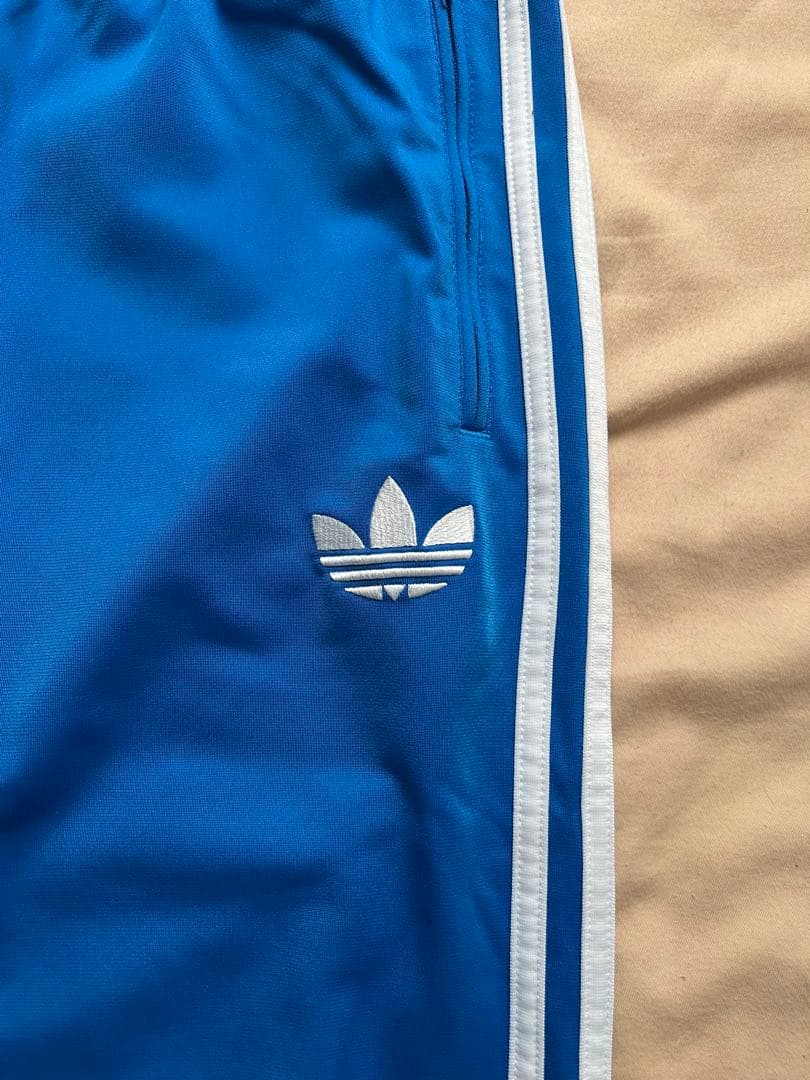 adidas ジャージ セットアップ