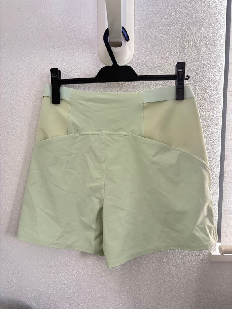 【超美品】ルルレモン　Warpstreme ゴルフウェア　サイズ6