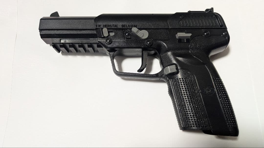 マルシン FN57 co2ガスガン