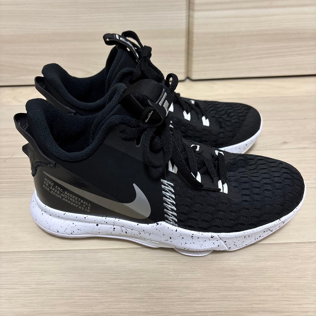 【美品】NIKE レブロン ウィットネス5 ブラック バッシュ 24cm