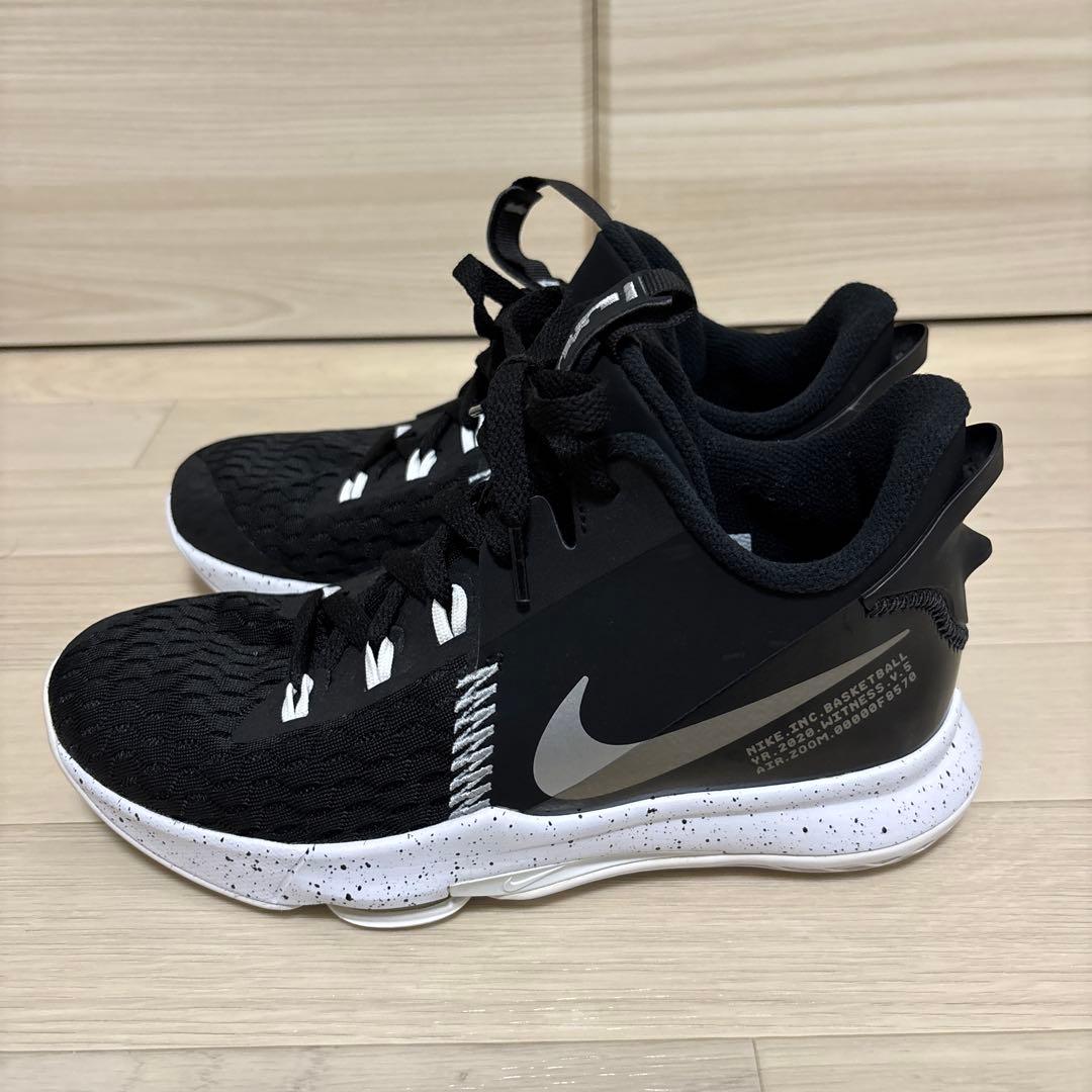 【美品】NIKE レブロン ウィットネス5 ブラック バッシュ 24cm