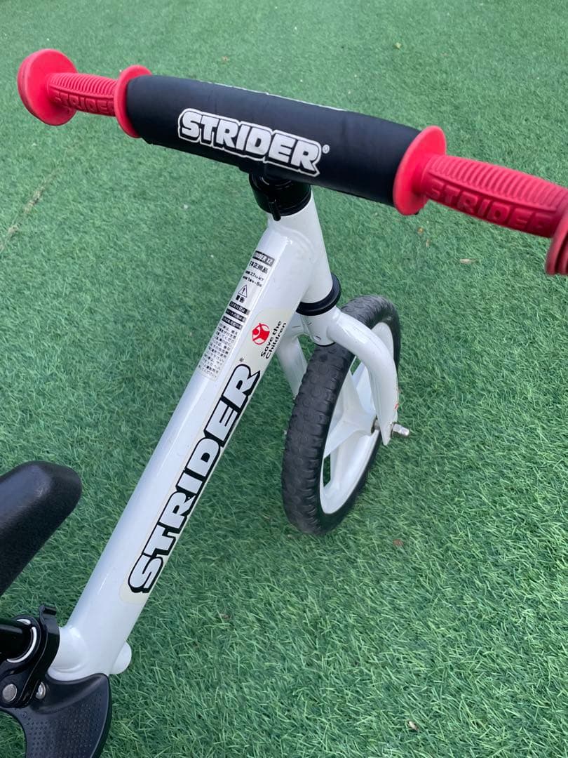 ボ*ブ様 STRIDER バランスバイク Sport 12インチ ホワイト/レッ