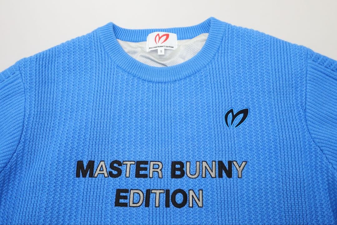 MASTER BUNNY EDITION ライトブルーセーター