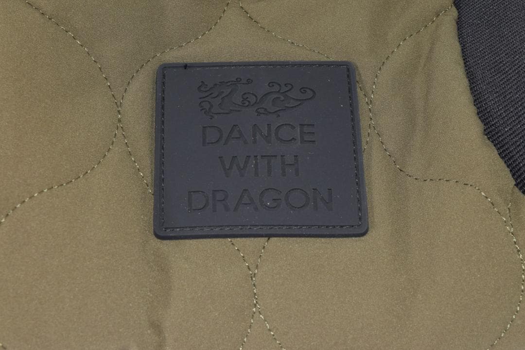 新品☆ダンスウィズドラゴン ドライ&フリーモーションキルト ベスト☆カーキ☆XL
