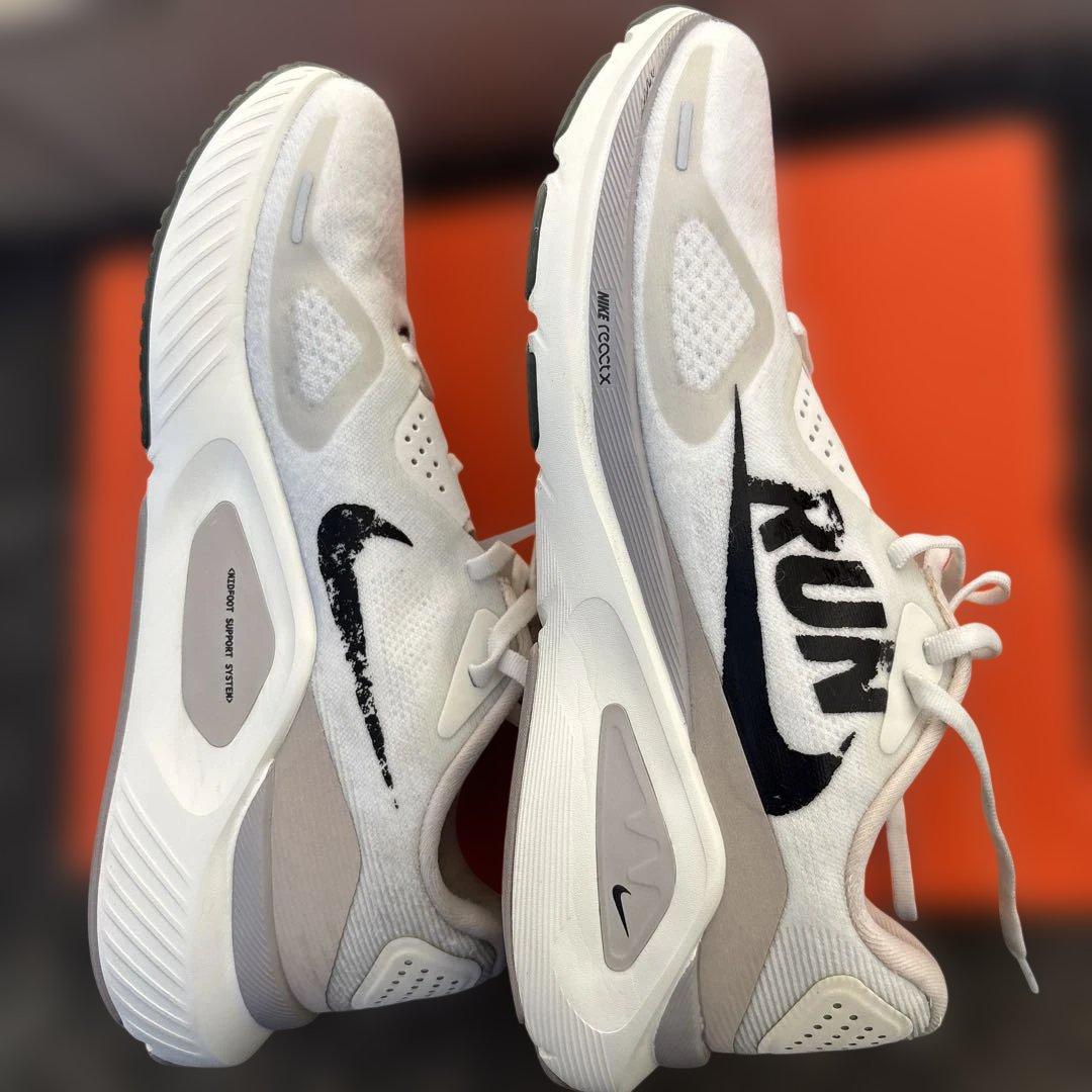 【美品】NIKE STRUCTURE 26（ストラクチャー26）27.0cm