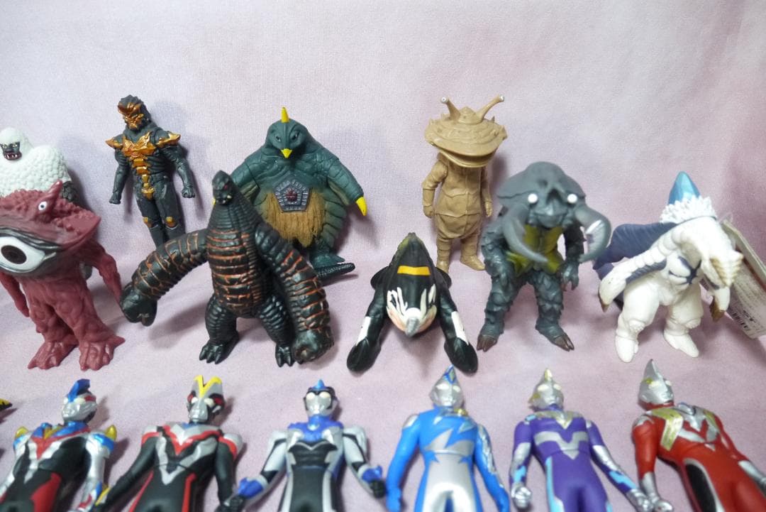ウルトラヒーローシリーズ500　ウルトラ怪獣シリーズ500　ソフビ75体