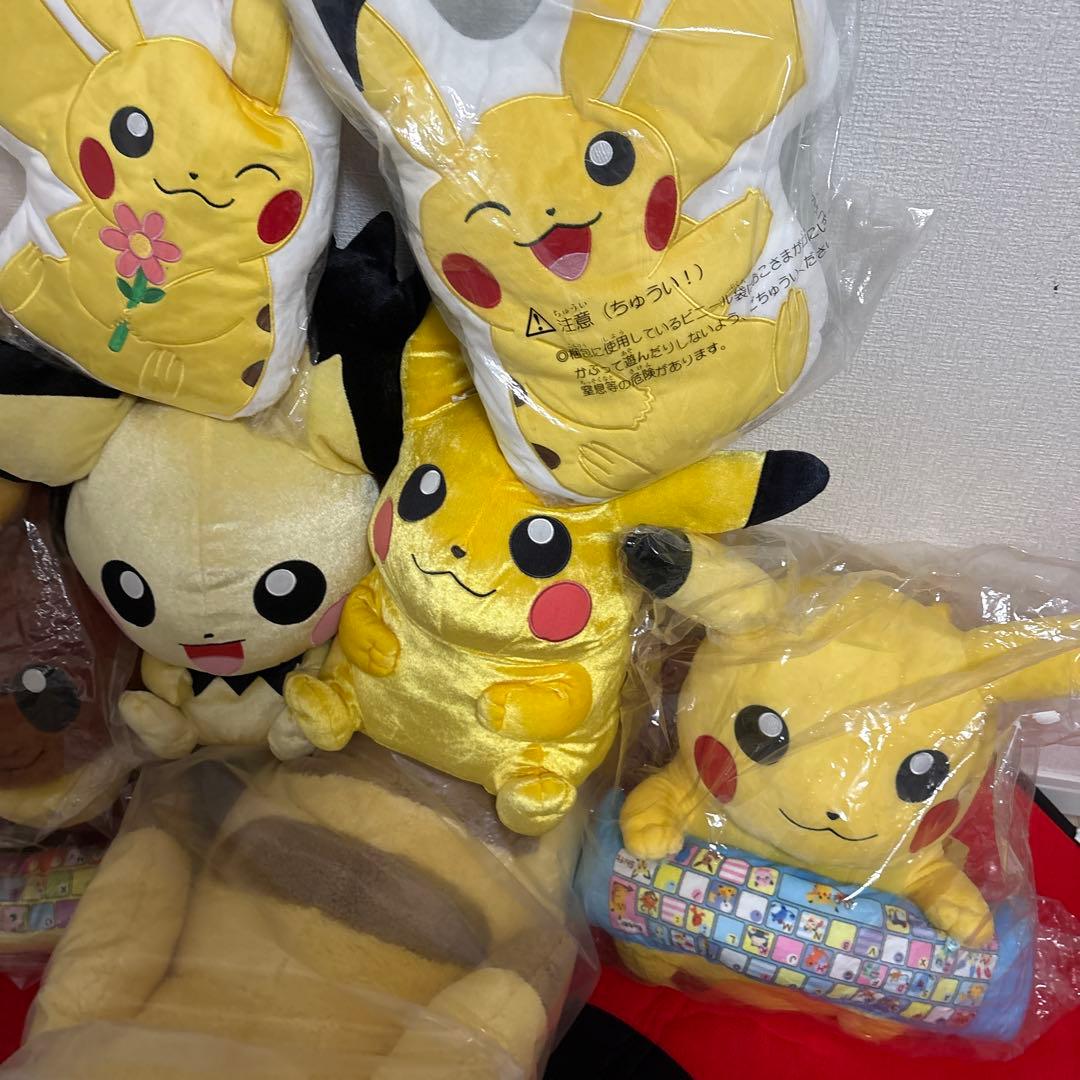 ポケモン　ピカチュウ、イーブイぬいぐるみ　大きいぬいぐるみ　いろいろまとめ売り！