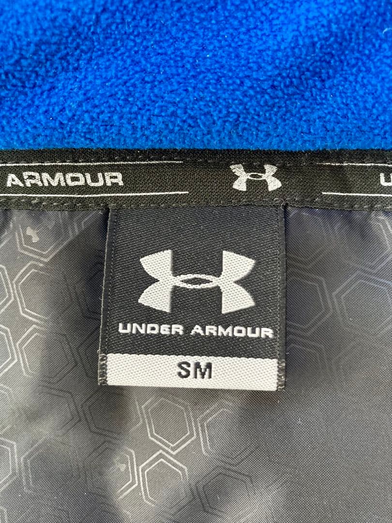連休値下　アンダーアーマー ベンチコート SMサイズ 美品