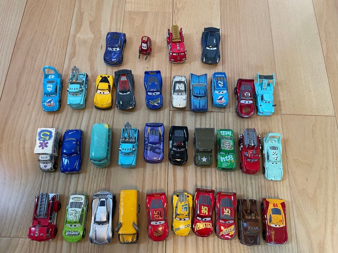ディズニー・ピクサー カーズ　CARSミニカー34台セット