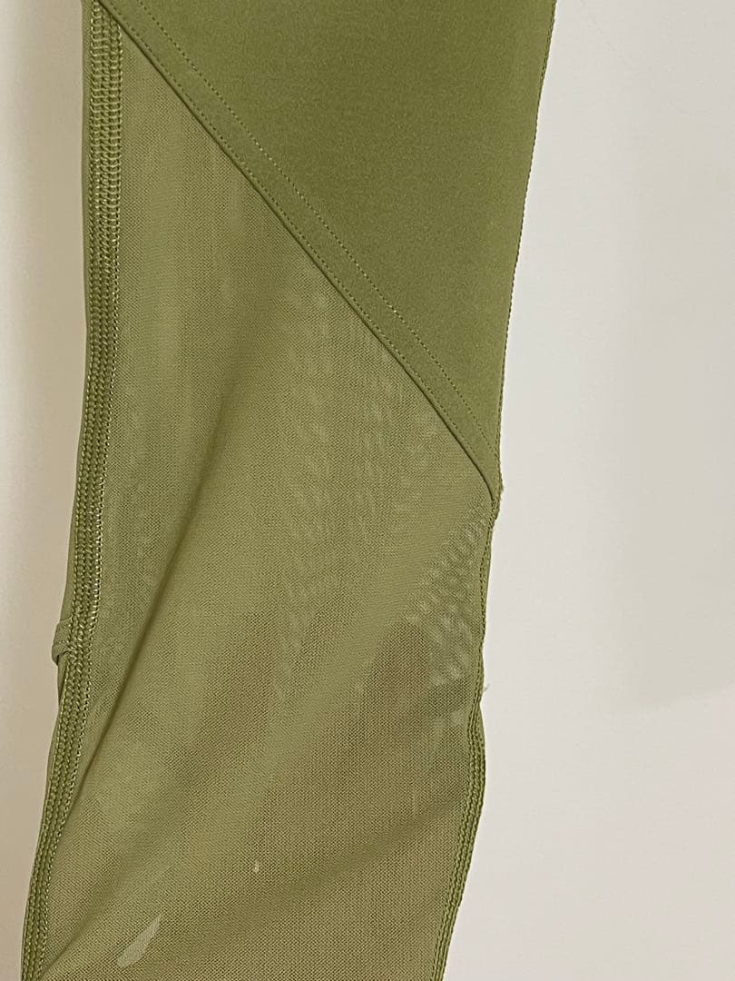 【美品】ルルレモンレギンスオリーブ