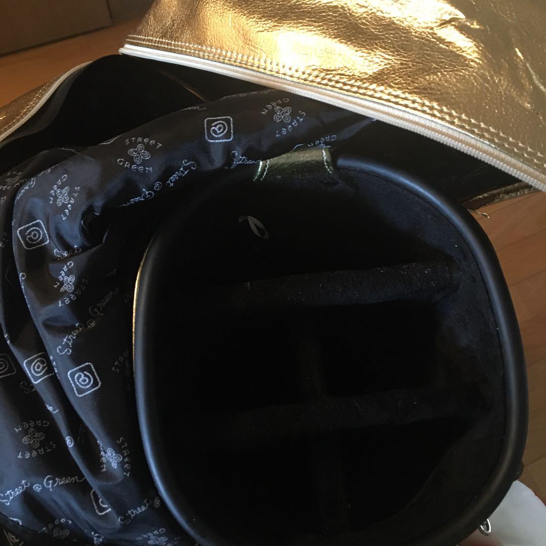 金キラキャリーバッグ。使用感ありますが、まだまだ使えます。