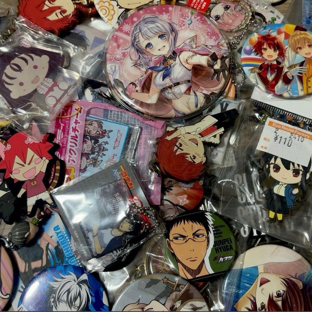 A.アニメグッズ ノンジャンル 缶バッジ 小物1600点大量まとめ売り 超大量