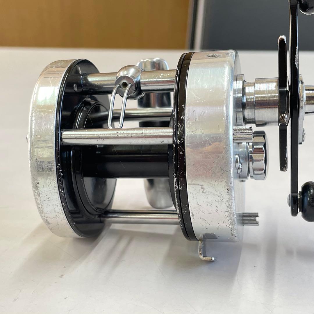 PFLUEGER 2800 ②