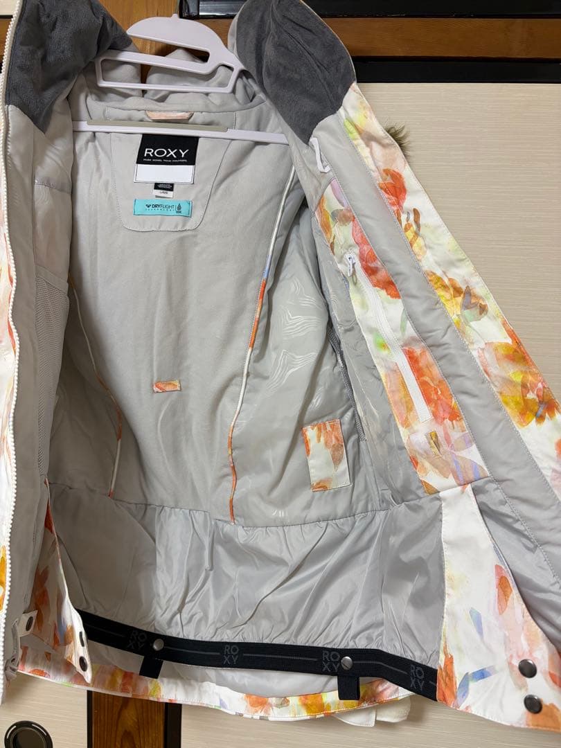 美品　ROXY スノーボードウェア 女性用
