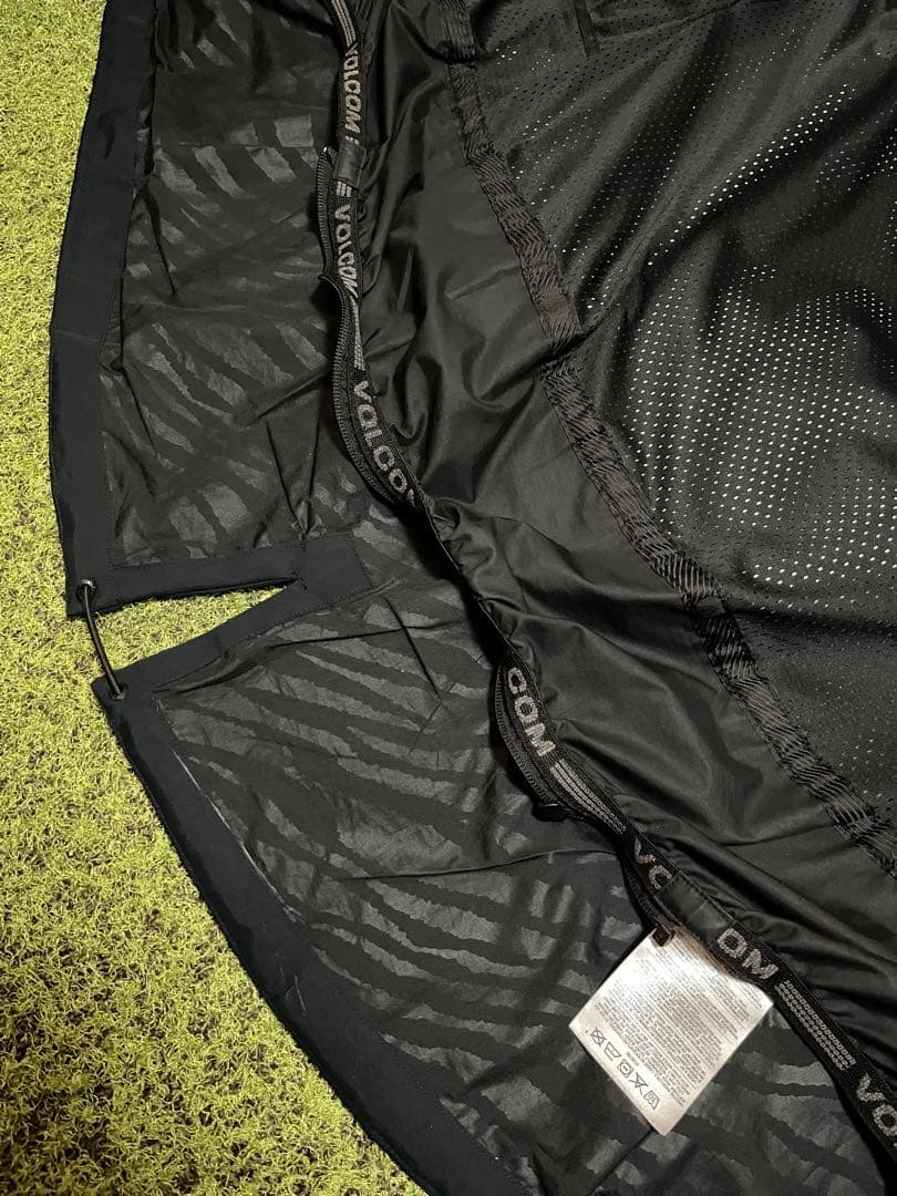 VOLCOM LEDA GORE-TEX JACKET/ボードウェア黒背面ロゴ
