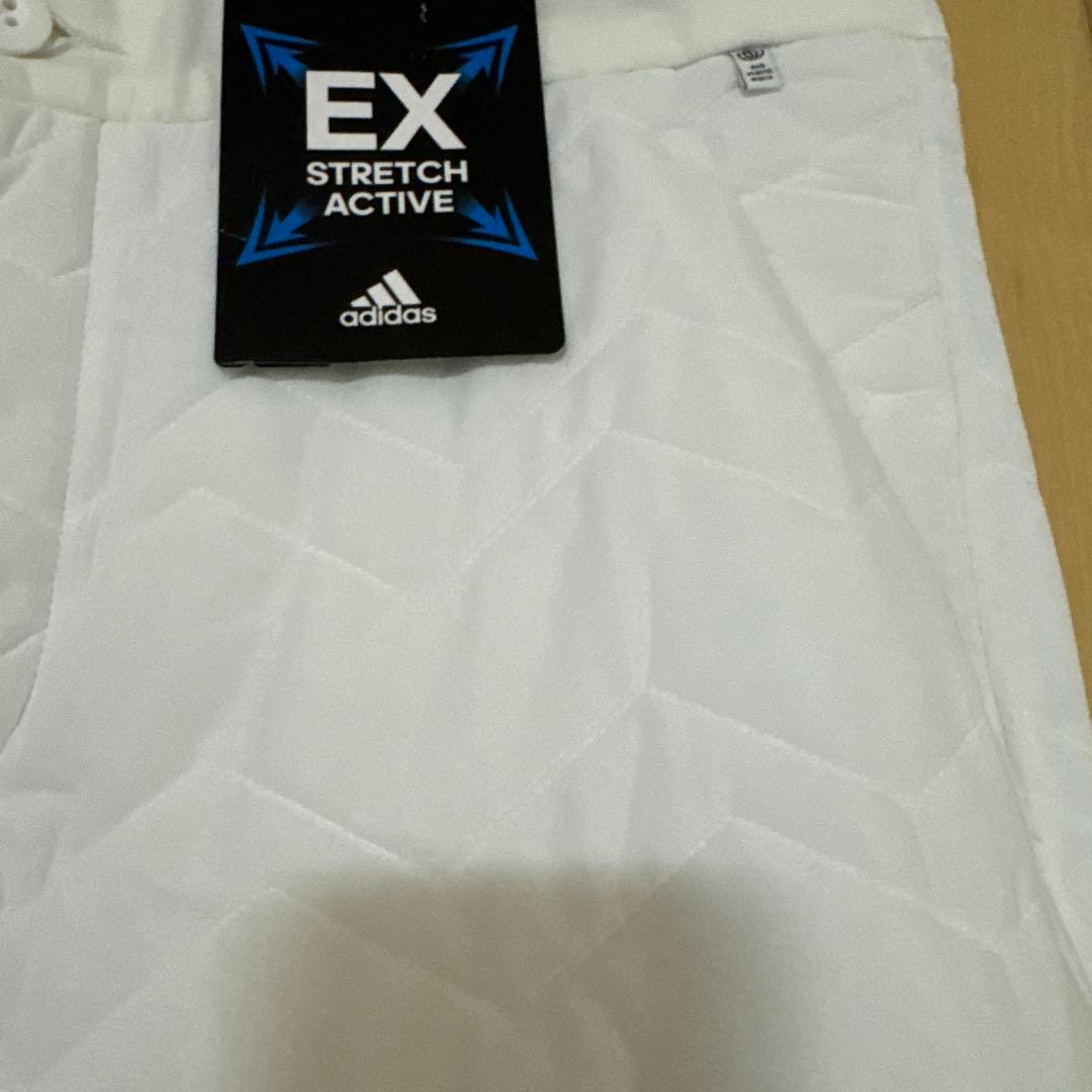 新品未使用　adidas 中綿保温　ホワイトパンツ