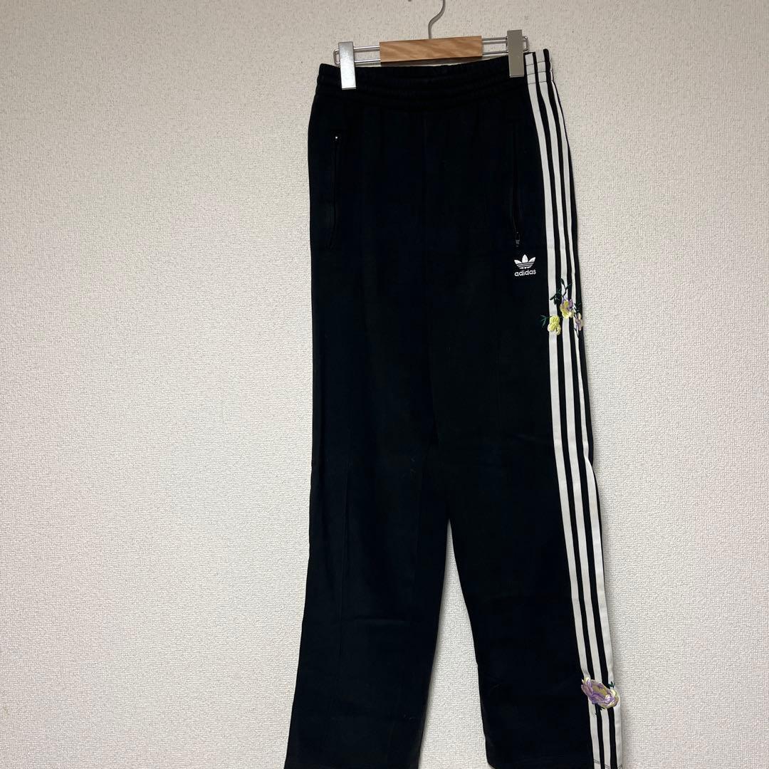 antifreeze70 ☆。.:＊・゜adidas 刺しゅう入りパンツ