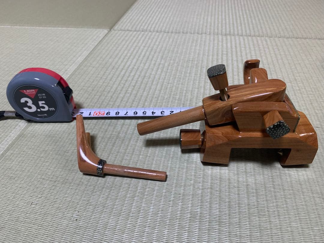 新品・未使用品/風斬銘木シリーズ/大砲万力・小型 /竿置き(左右兼用)