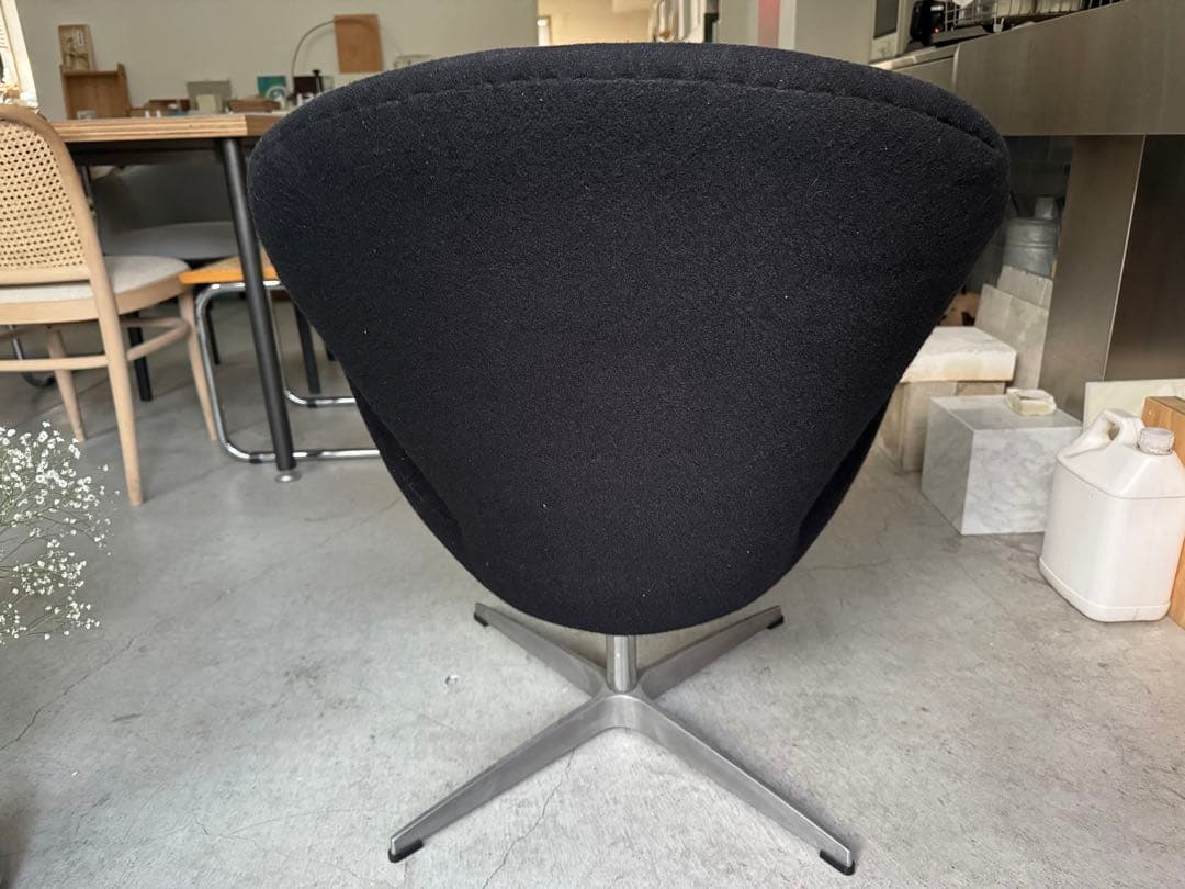 スワンチェア ブラックFritz Hansen アルネヤコブセン　北欧