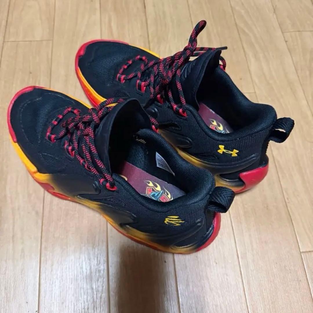Under Armour カリー13