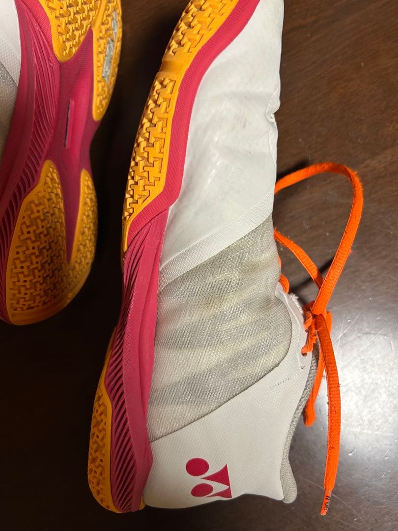 Yonex Comfort Z バドミントンシューズ ホワイト/オレンジ/ピンク