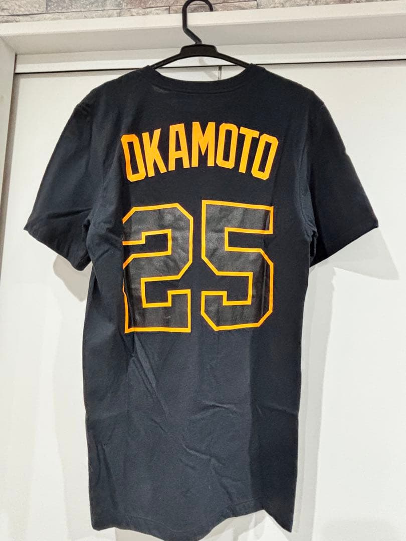 読売ジャイアンツ 岡本和真選手 ユニフォームTシャツ