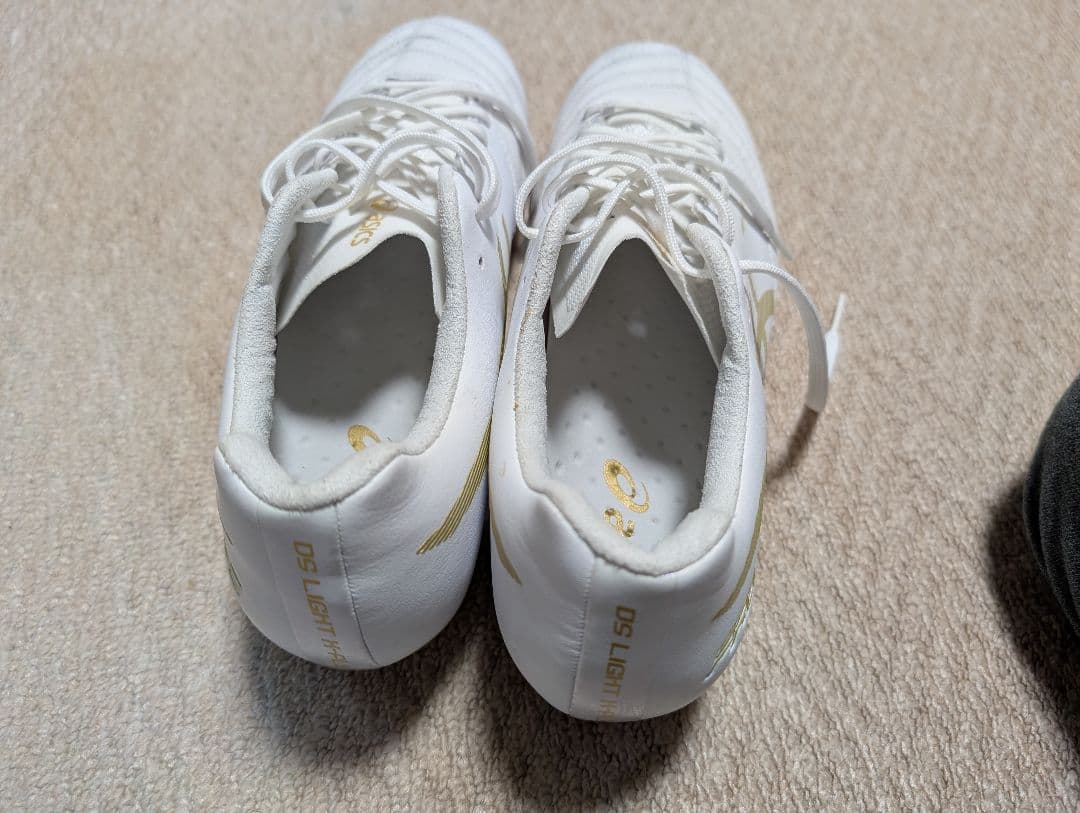 ASICS PRO 　ライトx fly サッカーシューズ ホワイト/ゴールド