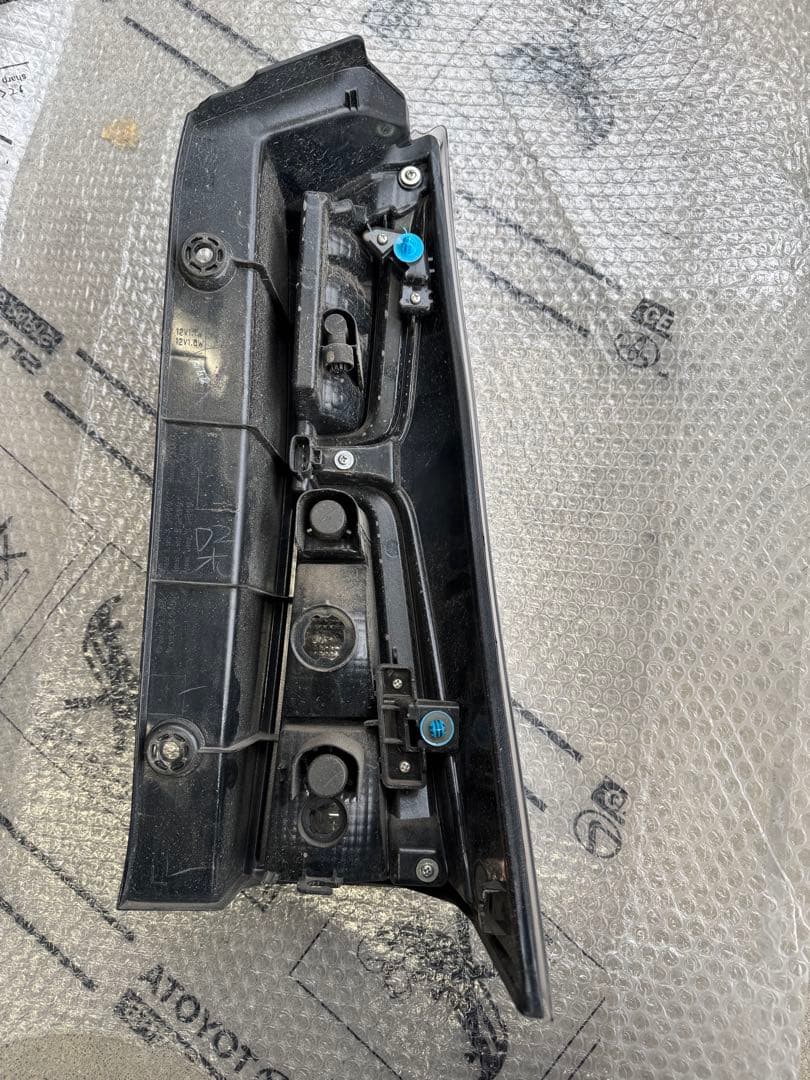 ダイハツタントカスタム左テールランプLA650S割れカケ無し美品