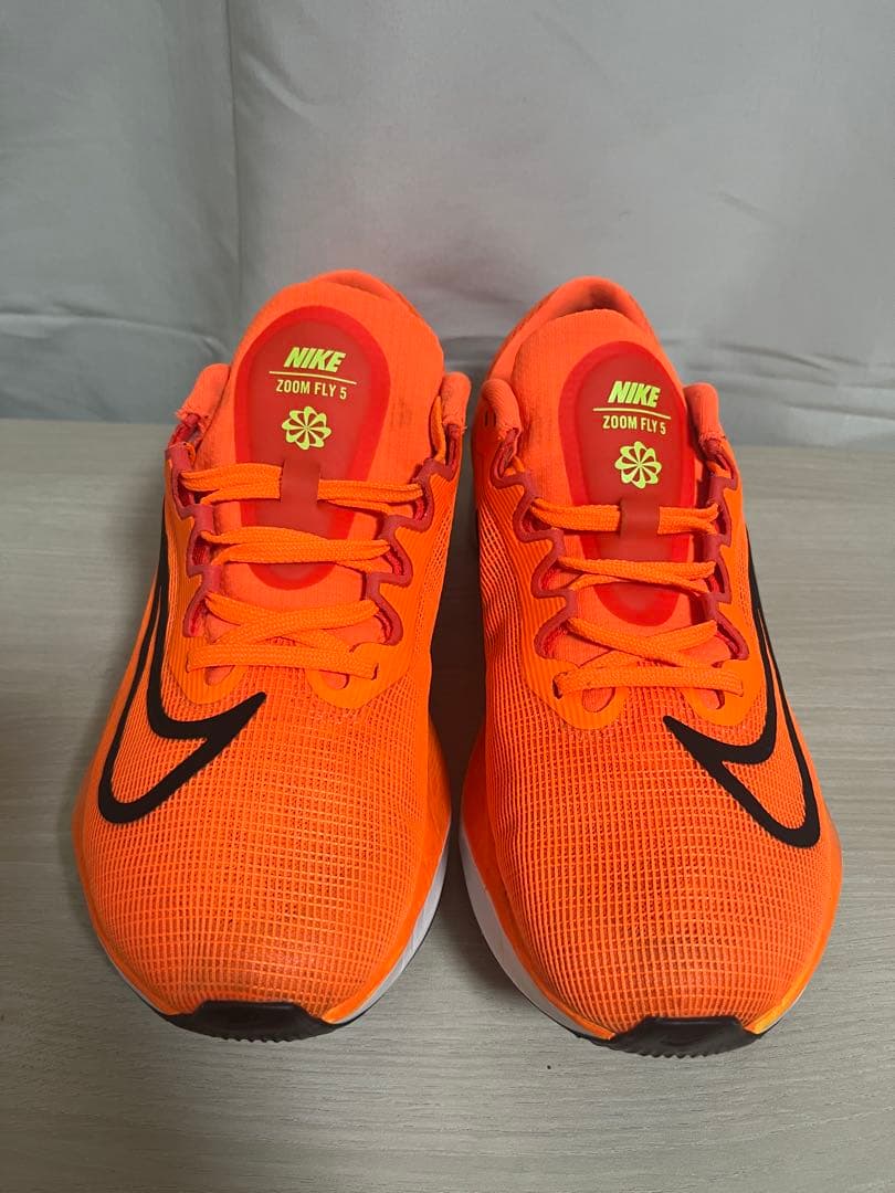 【美品】NIKE ズームフライ5 26cm オレンジ ランニングシューズカーボン