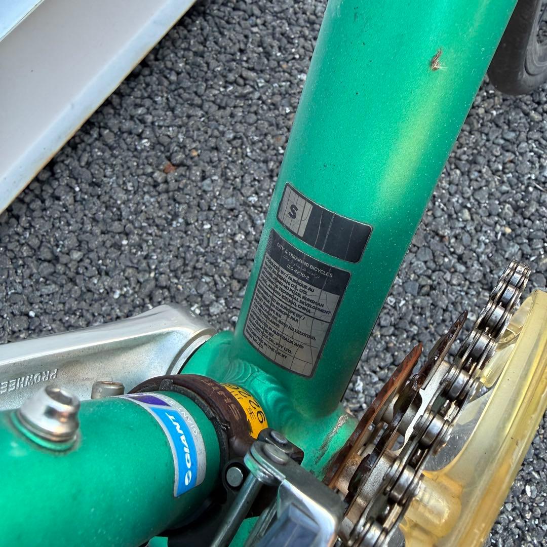 クロスバイク エスケープ R3 身長160-175cm 定価5.7万円