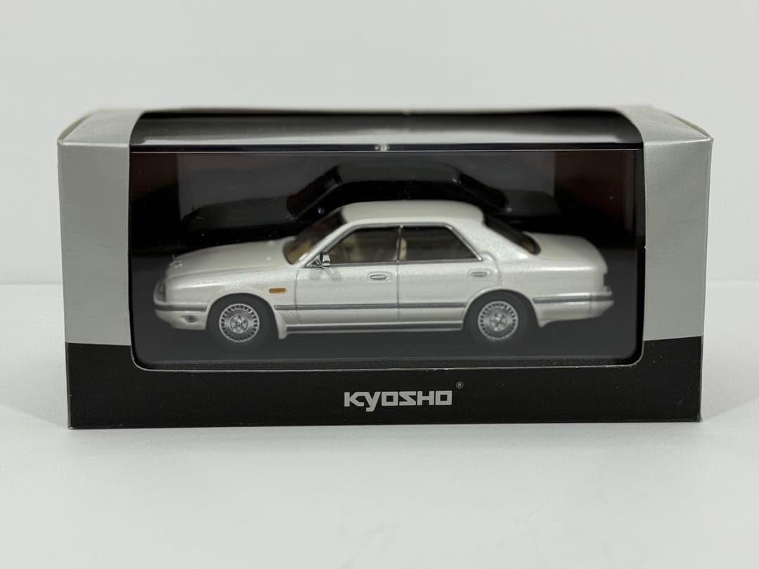 中古品 1/43 日産 FY31 Y31 シーマ ホワイトパール
