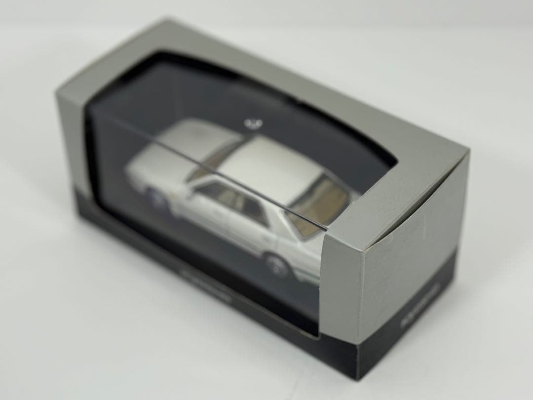 中古品 1/43 日産 FY31 Y31 シーマ ホワイトパール