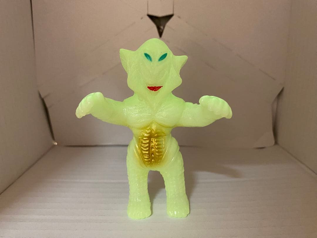 メフィラス星人 ブルマァク 復刻怪獣シリーズ 蓄光